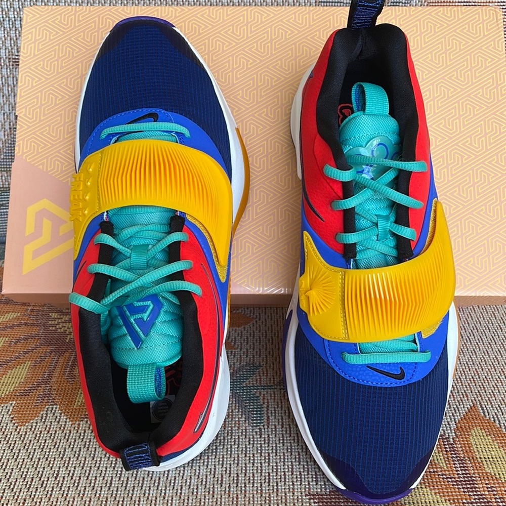 Nike Zoom Freak 3 'AntetokounBros' WMNS Sneakers - Picture 6 of 16